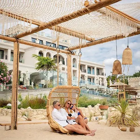 דירה Marina Azur- 100m From The & Spa! Luxury Apartment! סנט קונסטנטין והלנה