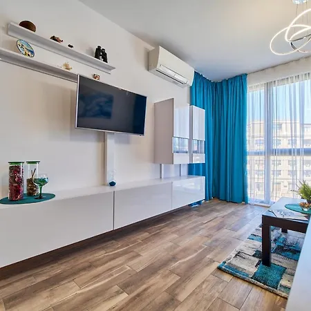 Marina Azur- 100m From The & Spa! Luxury Apartment! דירה *