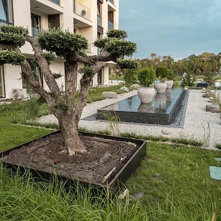 Marina Azur- 100m From The & Spa! Luxury Apartment! דירה
