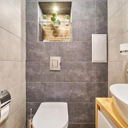 Marina Azur- 100m From The & Spa! Luxury Apartment! * סנט קונסטנטין והלנה