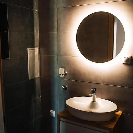 Marina Azur- 100m From The & Spa! Luxury Apartment! דירה