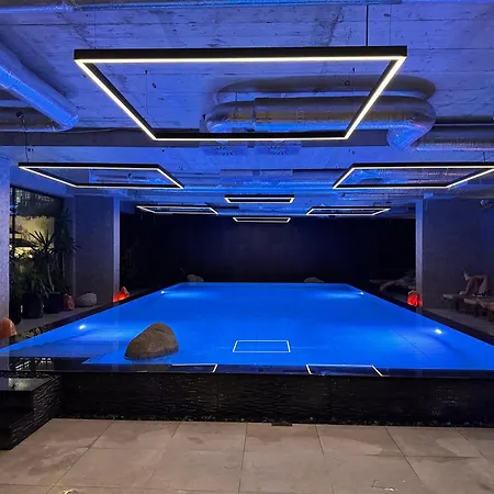 Marina Azur- 100m From The & Spa! Luxury Apartment! סנט קונסטנטין והלנה