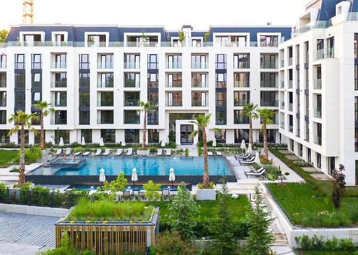 Marina Azur- 100m From The & Spa! Luxury Apartment!