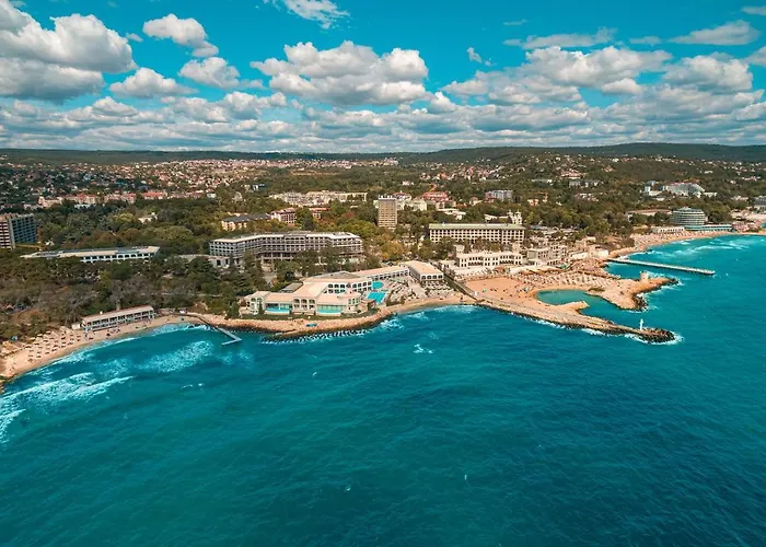 Marina Azur- 100m From The & Spa! Luxury Apartment! דירה *